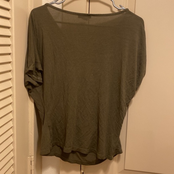 Army green, v-neck, ruched sided t-shirt! - Picture 2 of 4